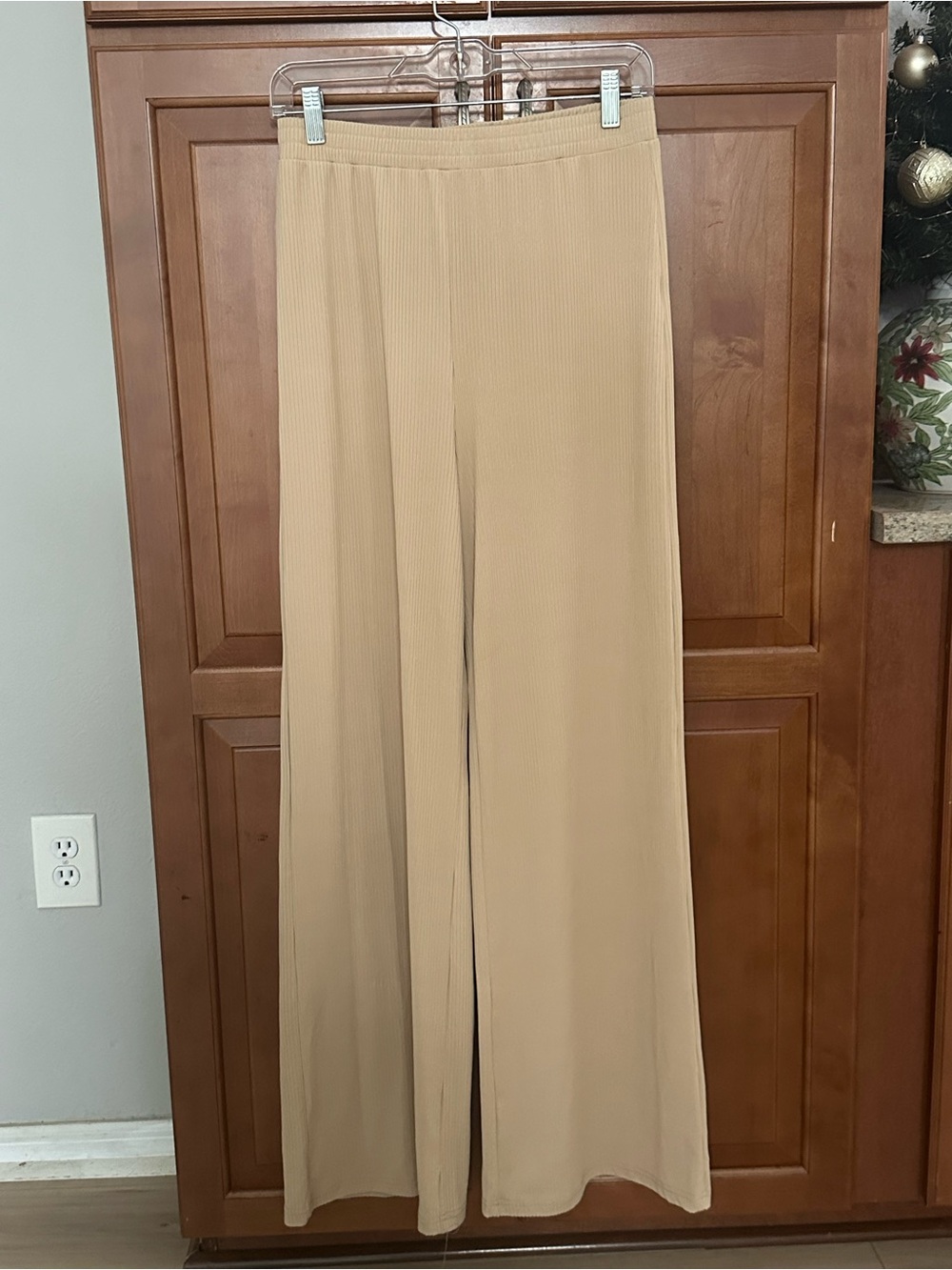 SHEIN Beige Wide-Leg Pleated Knit Pants